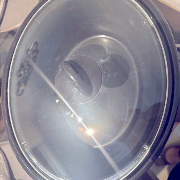 Crock Pot Slow Cooker - Picture 2 of 4